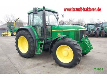 JOHN DEERE 6110 - Traktor