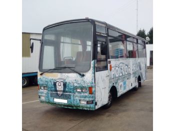 NISSAN 70/6D left hand drive 4.0 diesel 29 seats - Minibuss