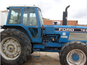 Traktor FORD TW 25: bilde 1