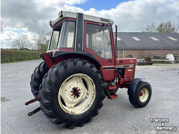 International 685 - Traktor: bilde 4