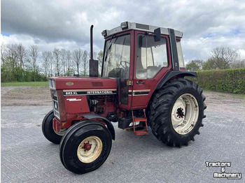 International 685 - Traktor: bilde 1