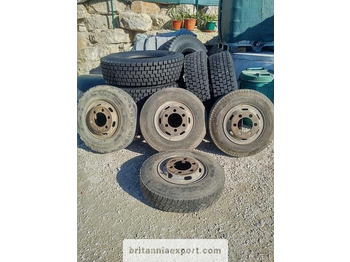  4 x used 7.50-16 LT tyres on 6 studs rims for Toyota Dyna 300 - Felg